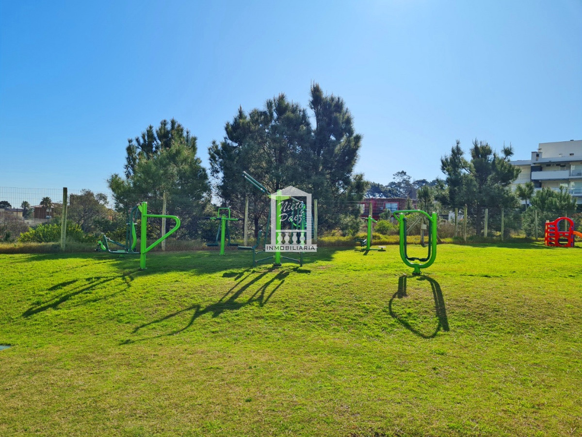 Apartamento ID.542 - Mansa, 3 dorm. Todos los servicios.