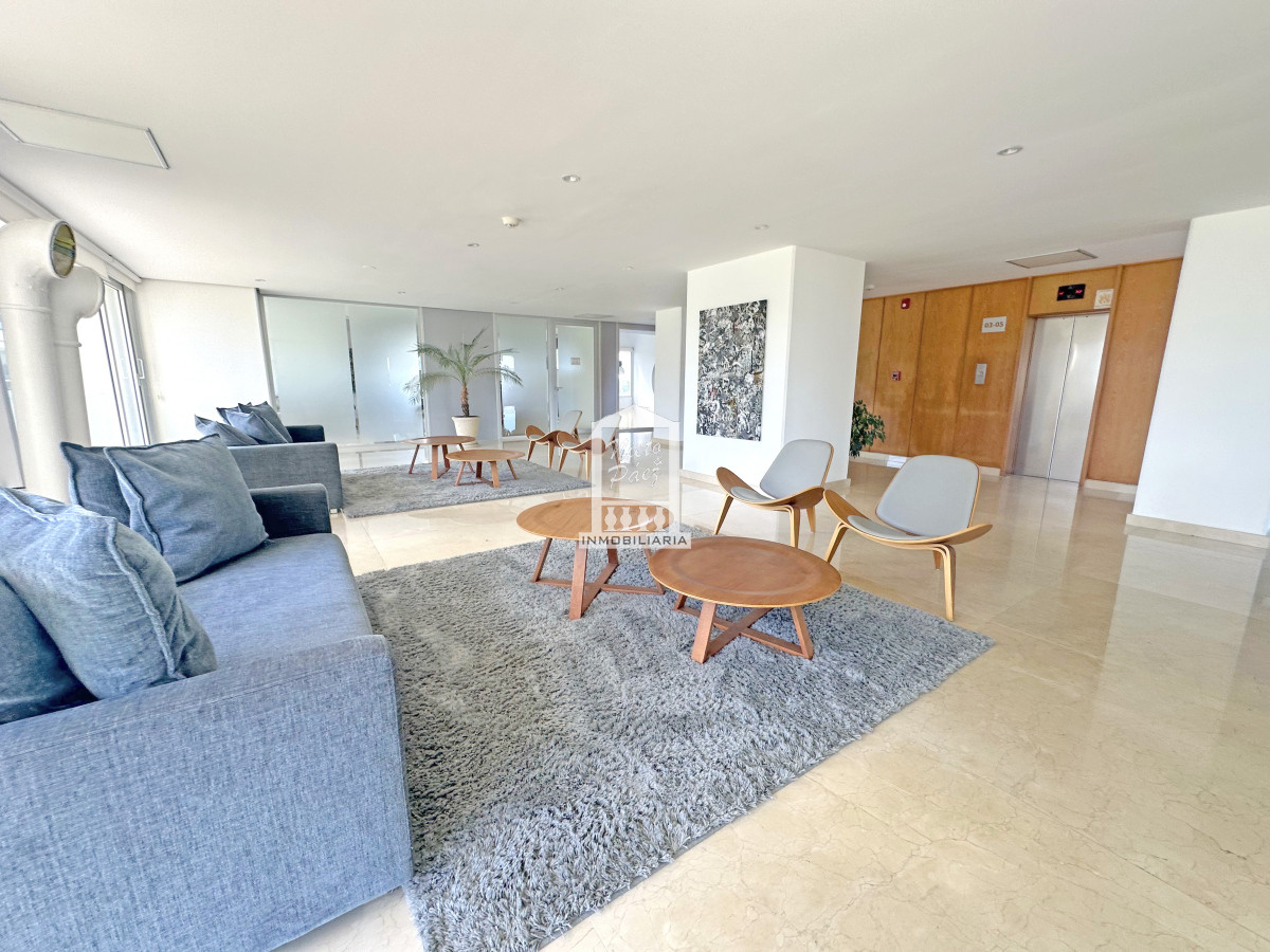 Apartamento ID.8274 - Mega planta en la brava, reciclado. 