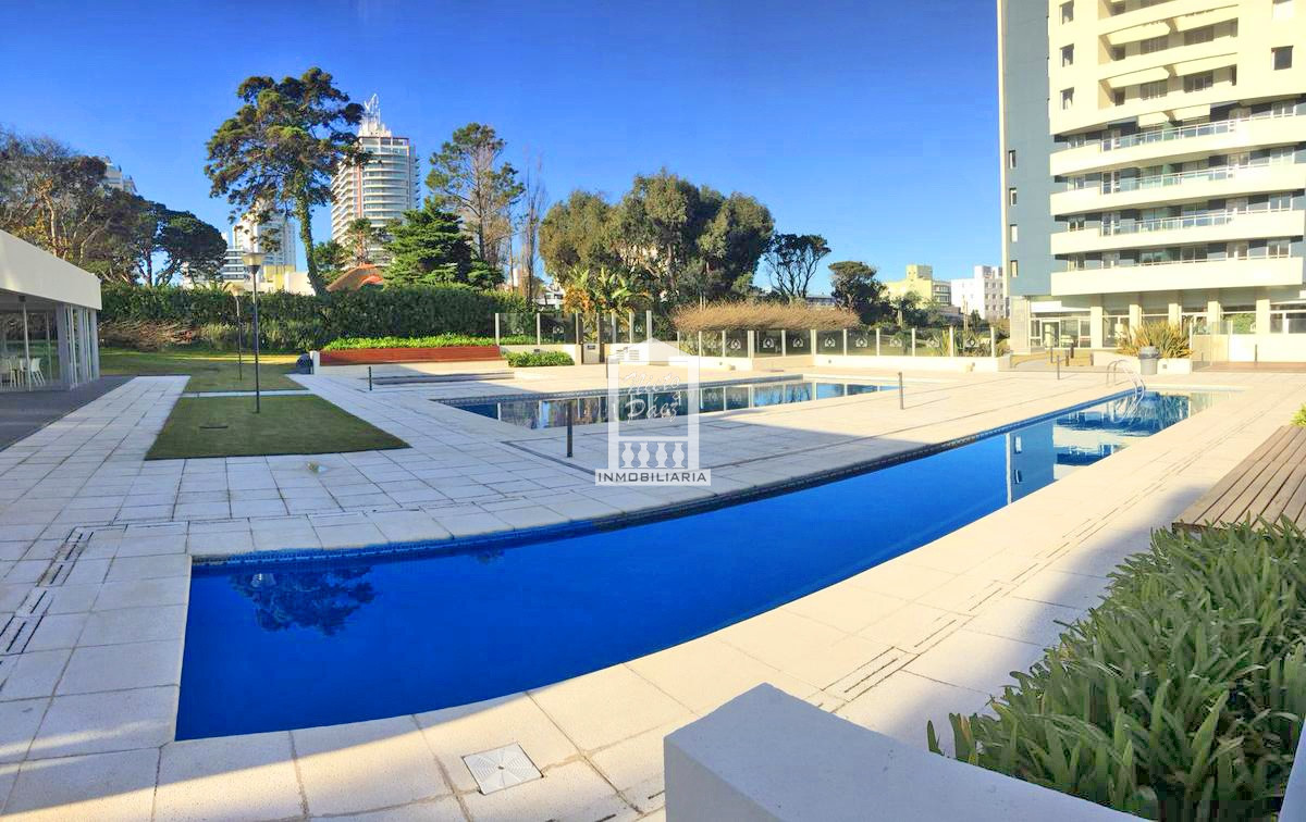 Apartamento ID.28995 - Playa Brava, 3 dorm y dep de servicio, full amenities. Losa radiante