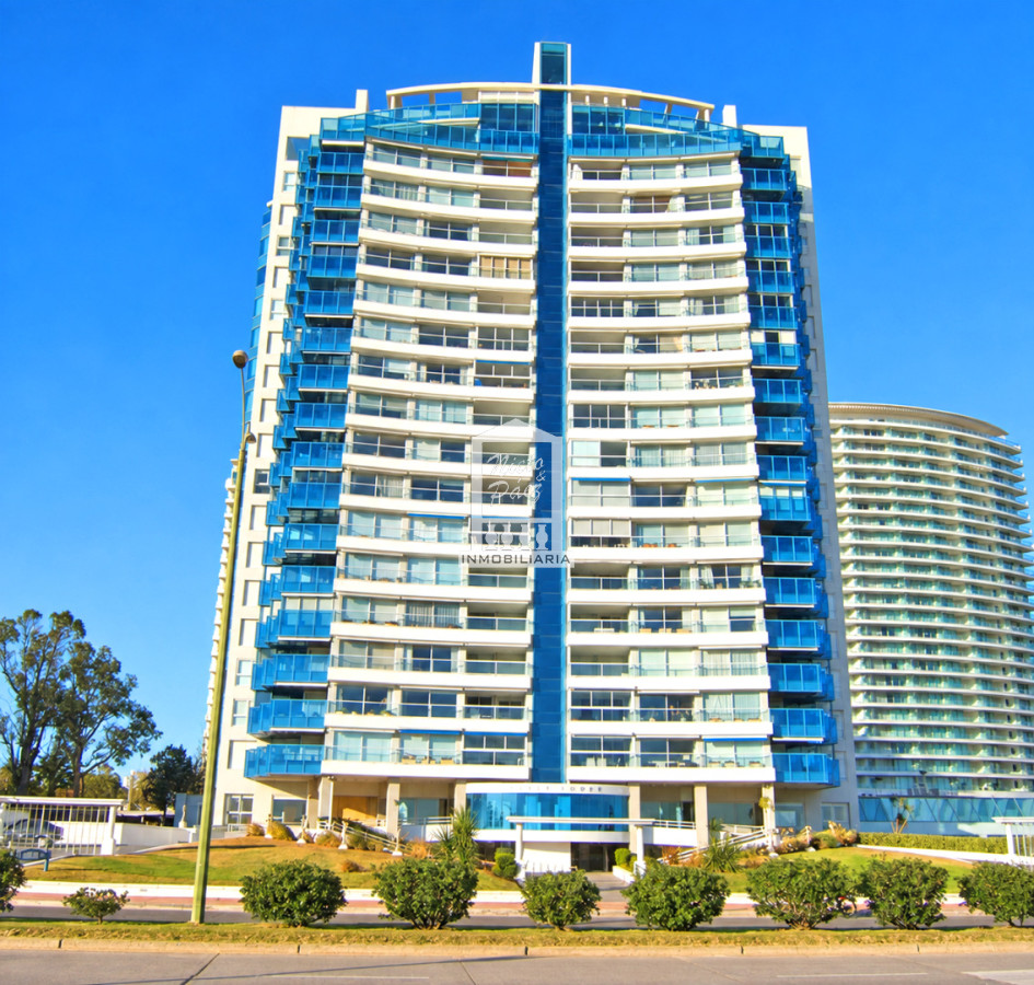 Apartamento ID.2095 - Playa Mansa, primera fila, la mejor planta, esquinero.
