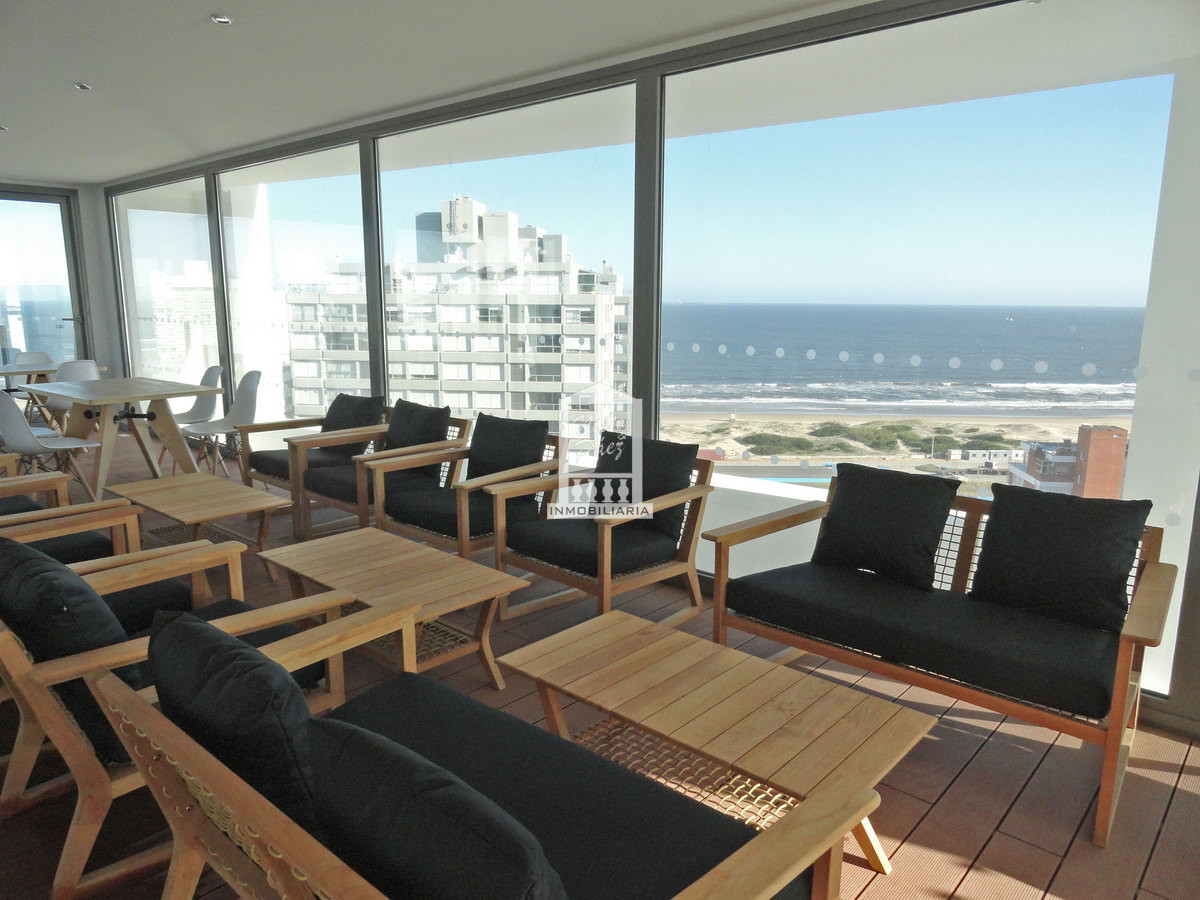 Apartamento ID.25184 - ONIX, equipado, 2 dorm. Piso intermedio con vista a la brava.
