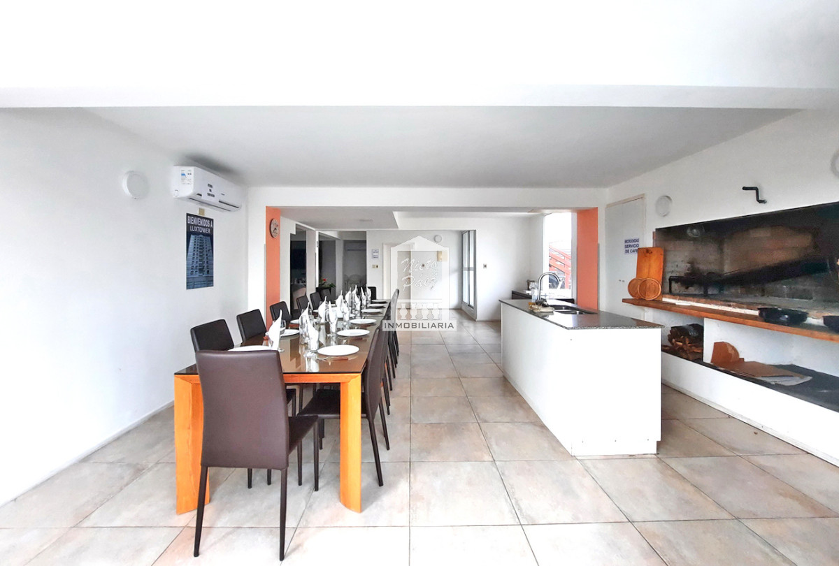 Apartamento ID.25539 - Lux Tower, piso alto, 2 dorm.