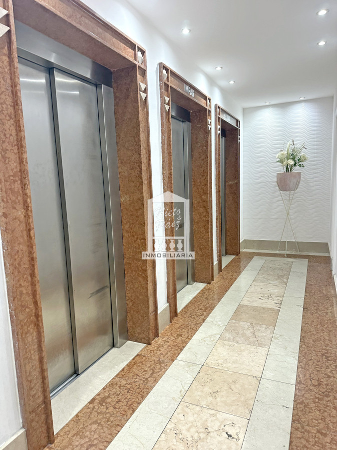 Apartamento ID.29112 - Piso alto, 2 dorm, 2 baños, con todos los servicios.