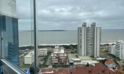 Excelente duplex en venta. Mansa. Penthouse con vista y parrillero propio