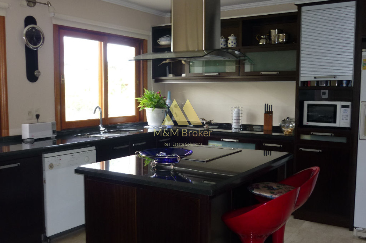 Casa ID.336 - Importante casa sobre Avenida, 5 suites