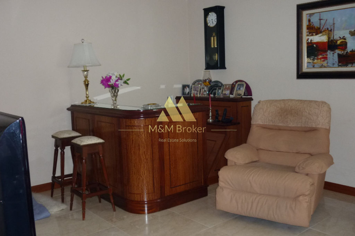 Casa ID.336 - Importante casa sobre Avenida, 5 suites