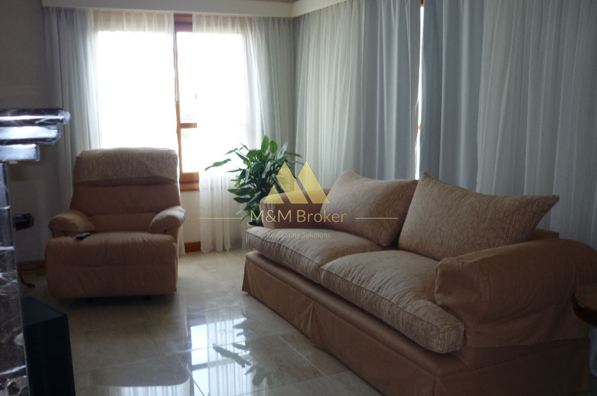 Casa ID.336 - Importante casa sobre Avenida, 5 suites