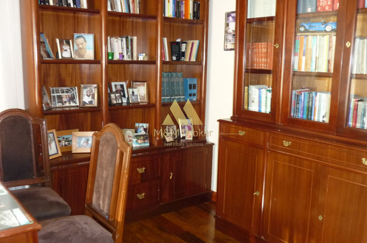 Casa ID.336 - Importante casa sobre Avenida, 5 suites