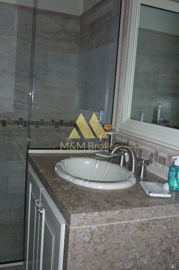 Casa ID.336 - Importante casa sobre Avenida, 5 suites