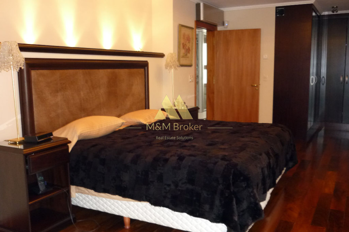 Casa ID.336 - Importante casa sobre Avenida, 5 suites