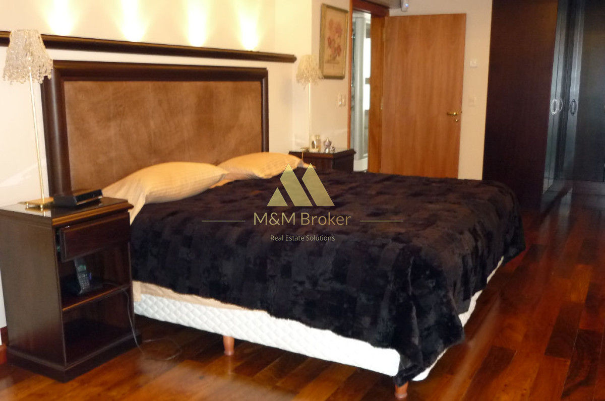 Casa ID.336 - Importante casa sobre Avenida, 5 suites