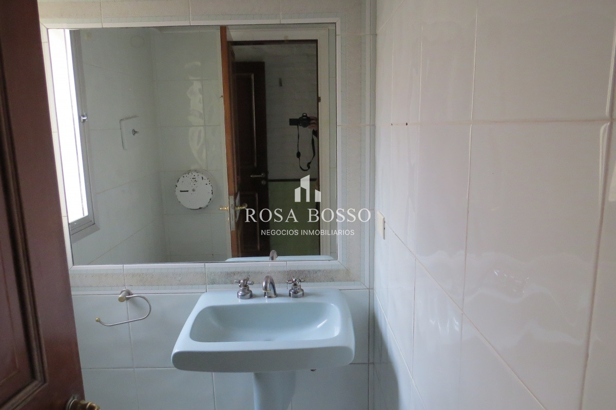 Local Comercial ID.6874 - Casa local ideal para clínicas o consultorios 