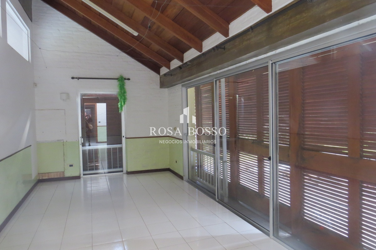 Local Comercial ID.6874 - Casa local ideal para clínicas o consultorios 