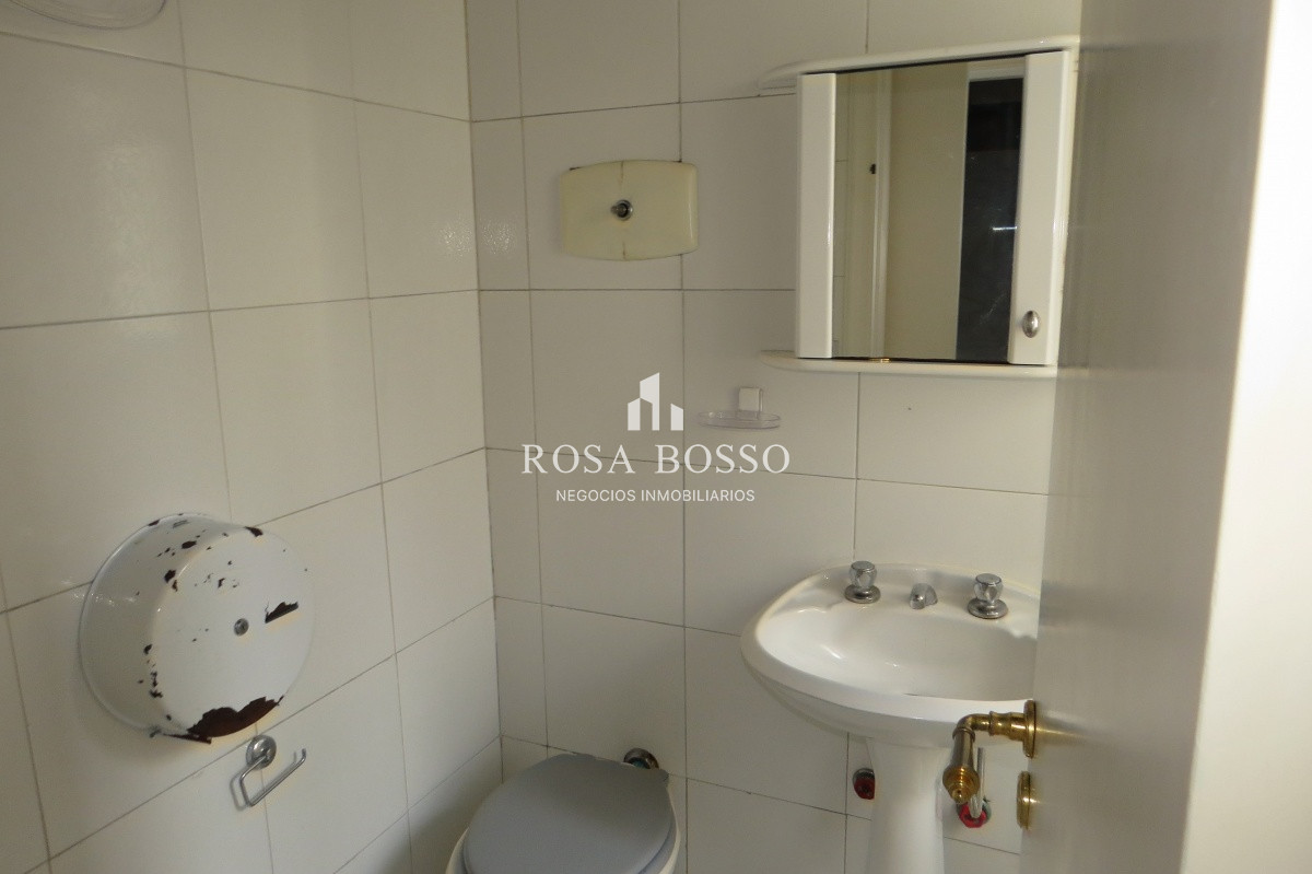 Local Comercial ID.6874 - Casa local ideal para clínicas o consultorios 