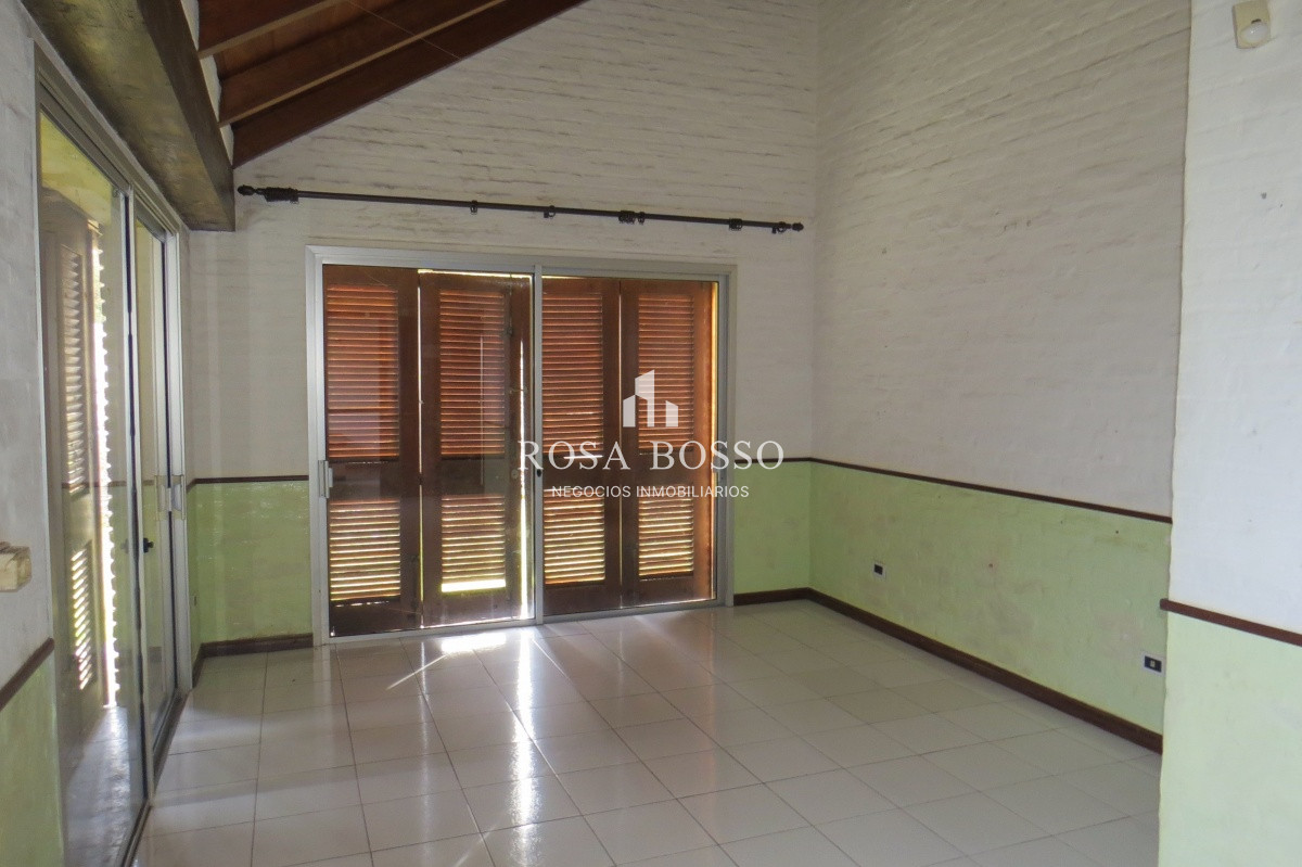 Local Comercial ID.6874 - Casa local ideal para clínicas o consultorios 