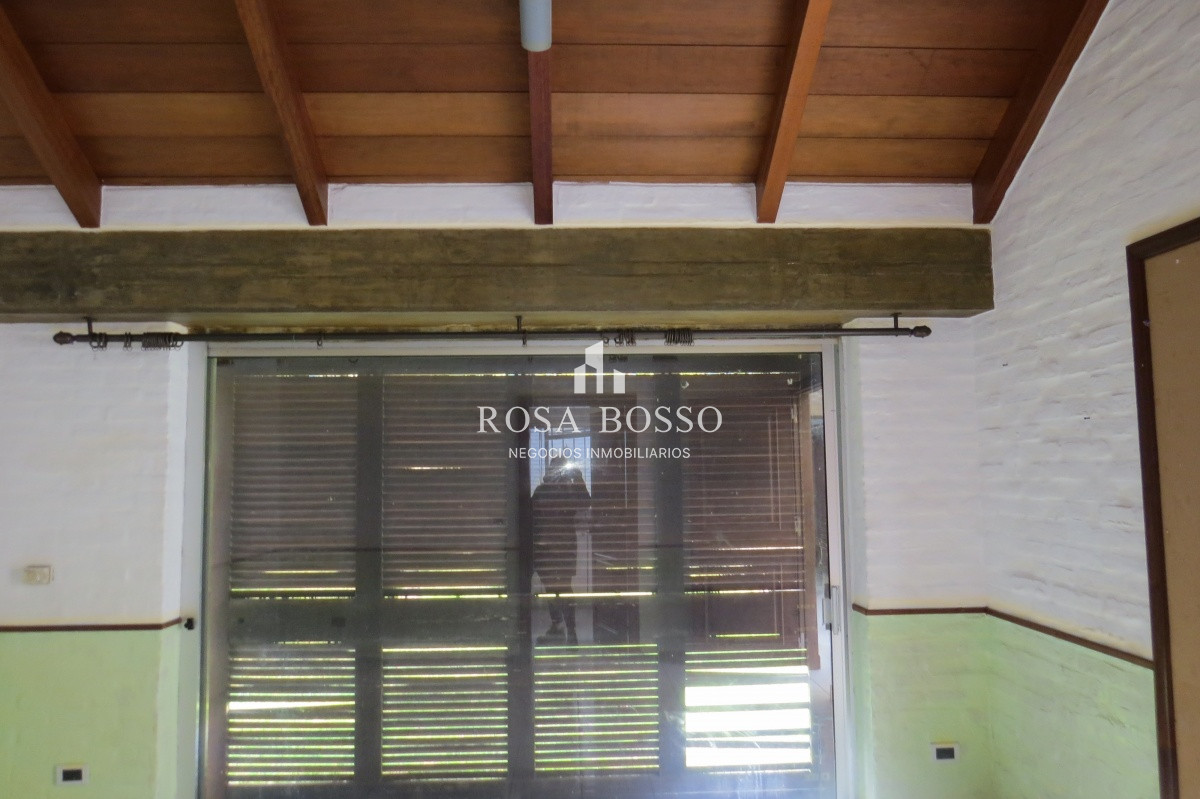 Local Comercial ID.6874 - Casa local ideal para clínicas o consultorios 