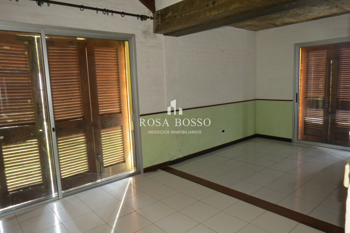 Local Comercial ID.6874 - Casa local ideal para clínicas o consultorios 
