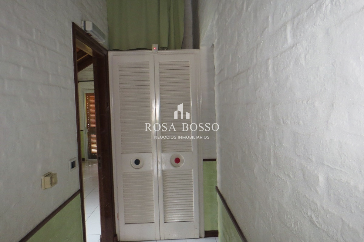 Local Comercial ID.6874 - Casa local ideal para clínicas o consultorios 