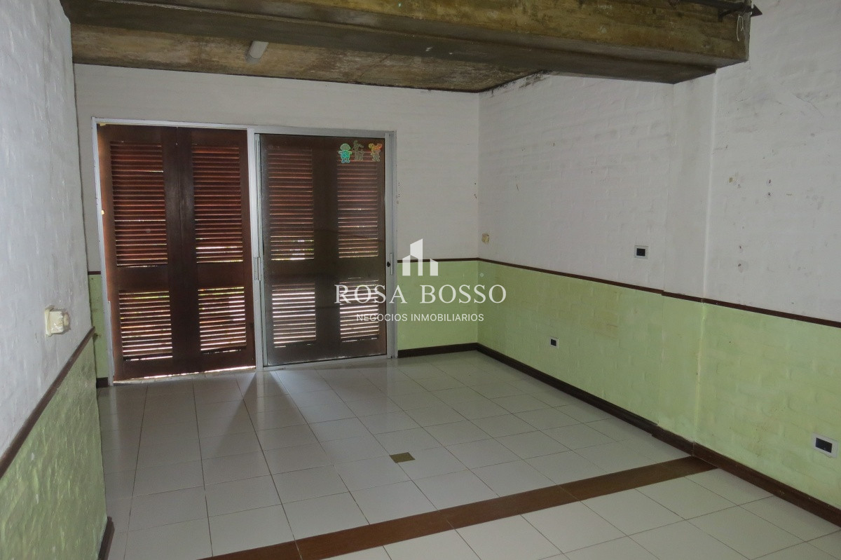 Local Comercial ID.6874 - Casa local ideal para clínicas o consultorios 