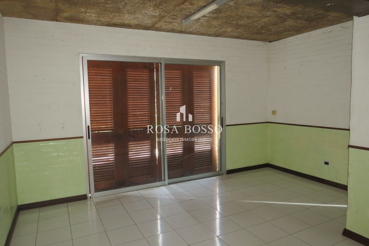 Local Comercial ID.6874 - Casa local ideal para clínicas o consultorios 