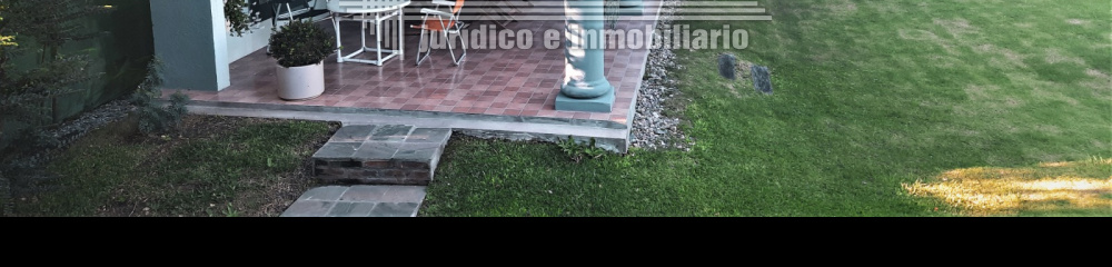 Hermosa casa en dos plantas, en perfectas condiciones con todas la comodidades en zona de San Rafael Punta del Este, próximo al mar, zona de colegios