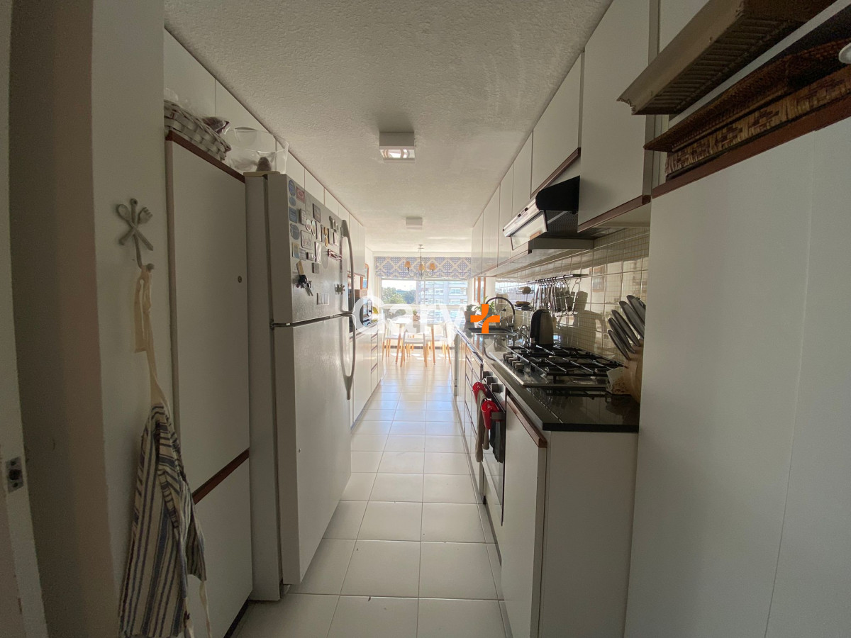 Apartamento ID.27499 - EXCELENTE APTO EN ALQUILER FRENTE AL MAR - BRAVA 