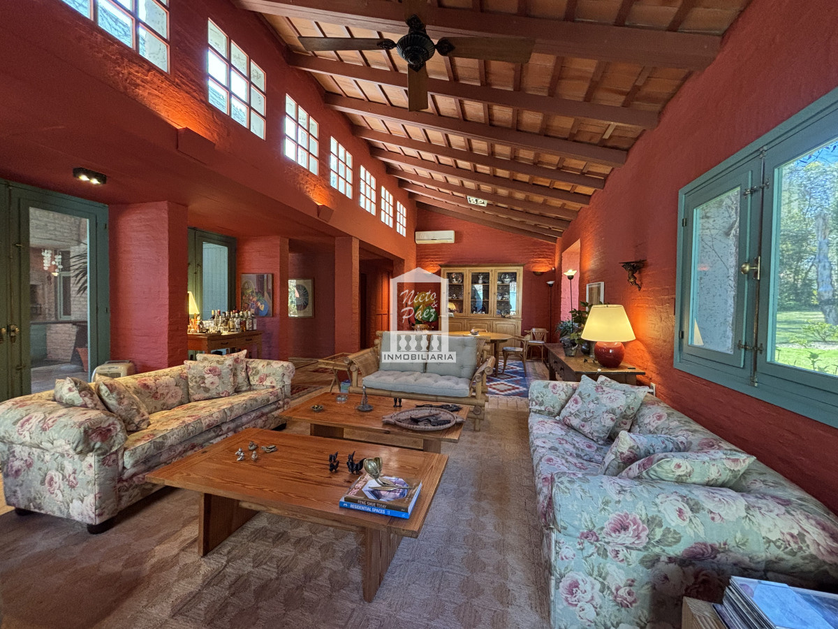 Casa ID.40910 - Casa en venta de 5 dormitorios en el Golf