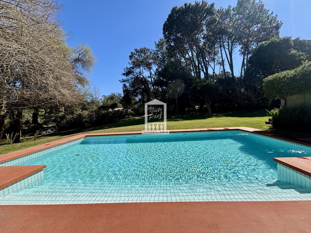 Casa ID.40910 - Casa en venta de 5 dormitorios en el Golf