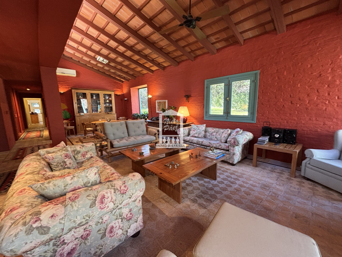 Casa ID.40910 - Casa en venta de 5 dormitorios en el Golf