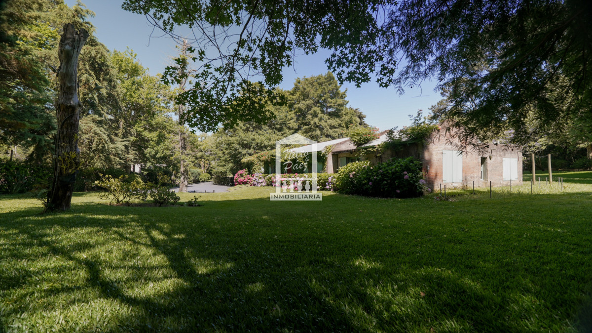 Casa ID.40910 - Casa en venta de 5 dormitorios en el Golf