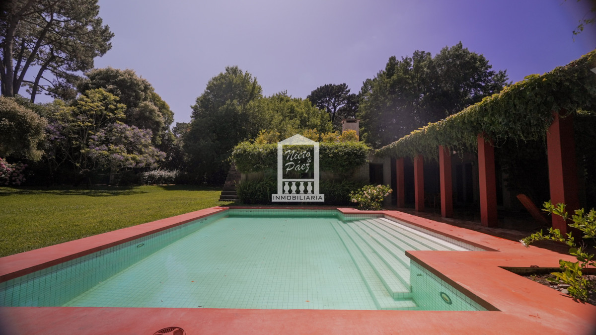 Casa ID.40910 - Casa en venta de 5 dormitorios en el Golf