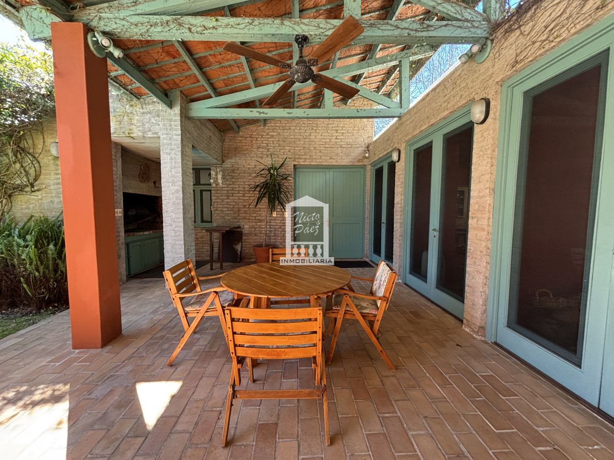 Casa ID.40910 - Casa en venta de 5 dormitorios en el Golf