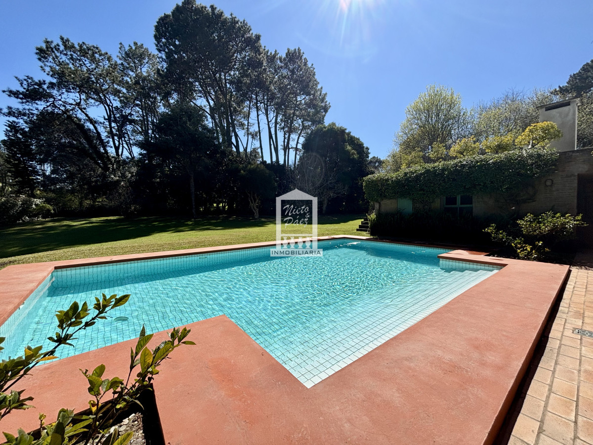 Casa ID.40910 - Casa en venta de 5 dormitorios en el Golf