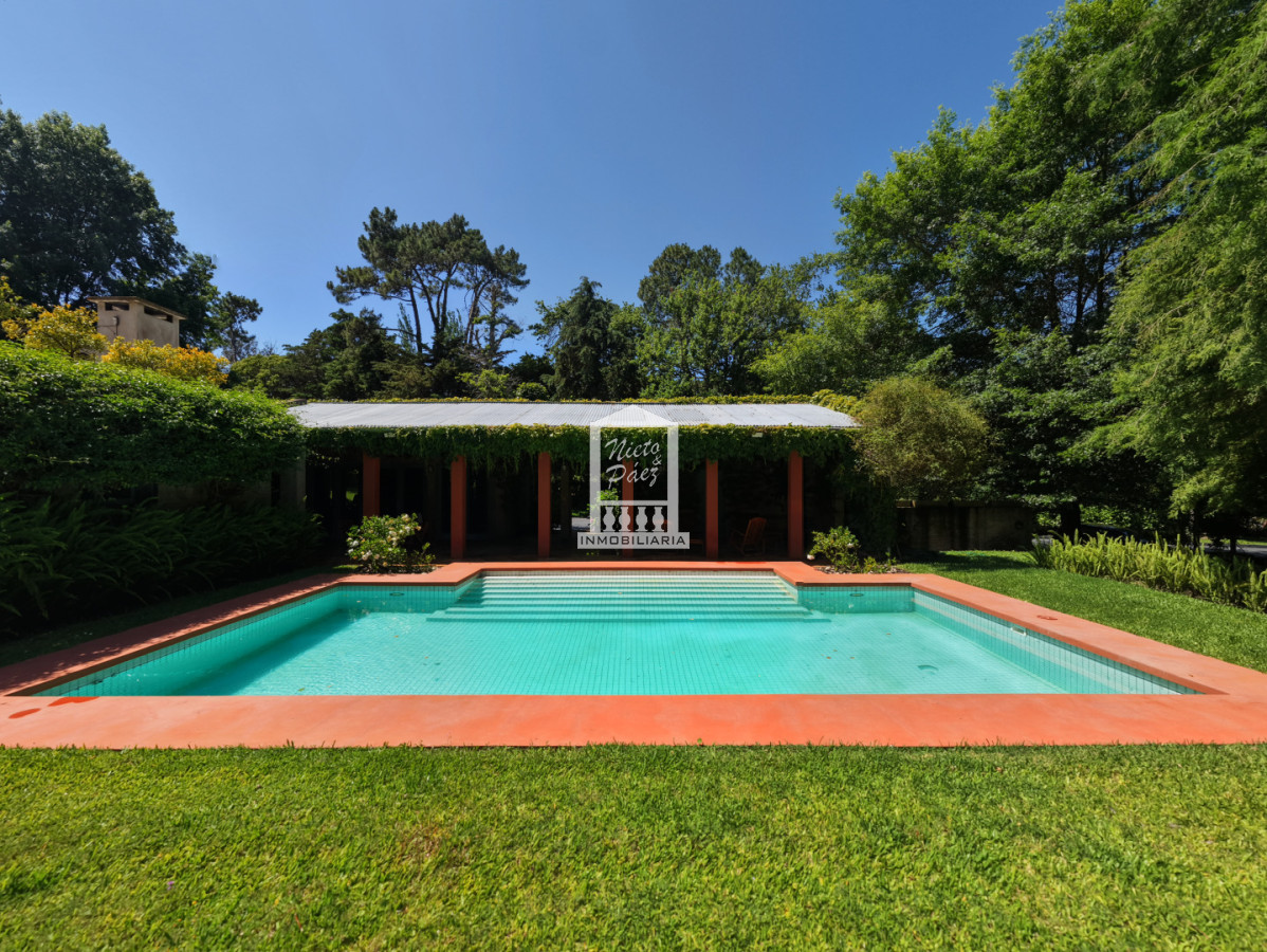 Casa ID.40910 - Casa en venta de 5 dormitorios en el Golf