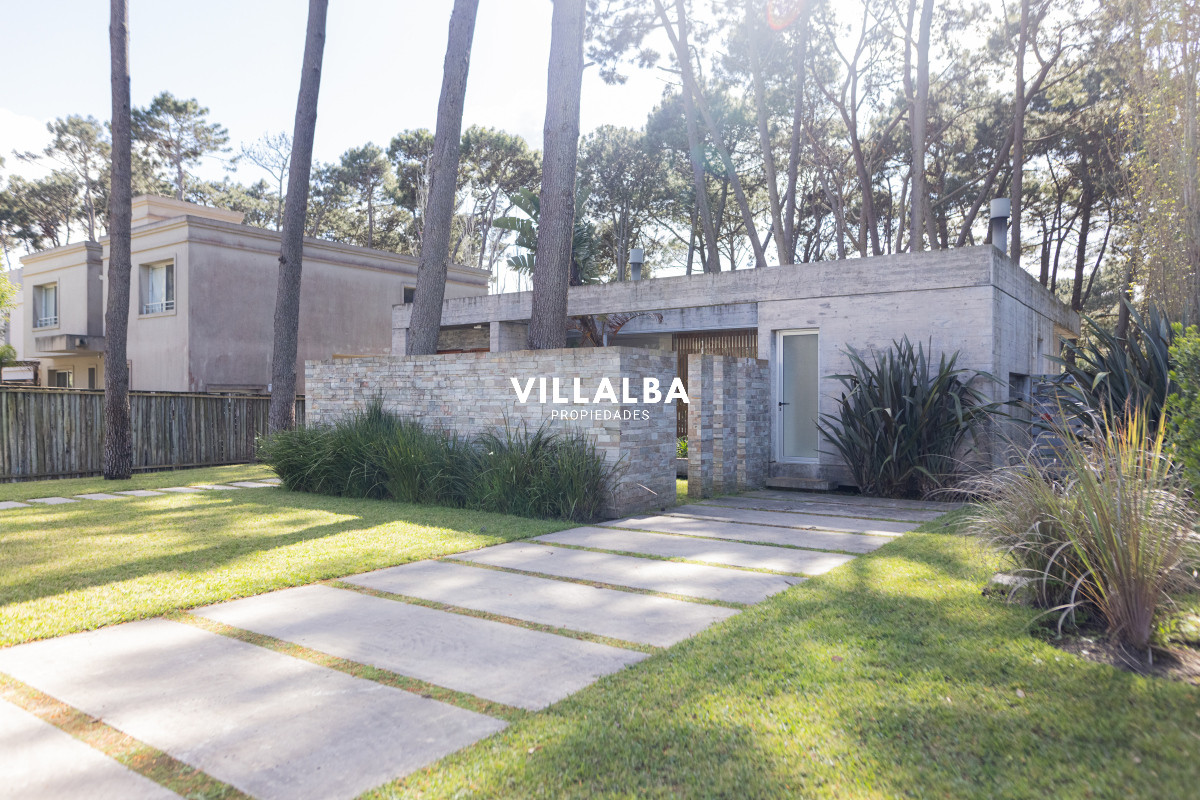 Casa ID.4201 - Casa en venta de 4 dormitorios, en Rincon del Indio 