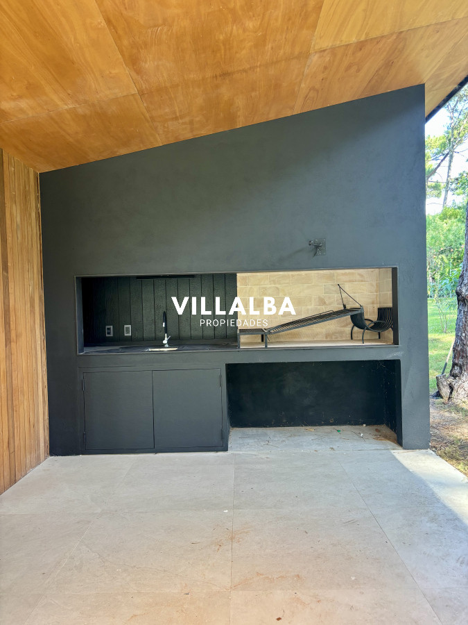 Apartamento ID.4202 - Casa en venta de 4 dormitorios, en Rincon del Indio 