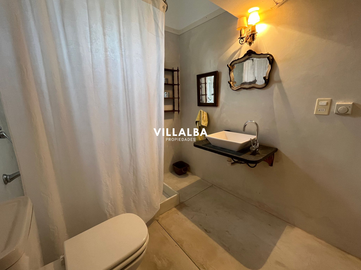 Apartamento ID.4191 - Casa en venta de 4 dormitorios, en la Península