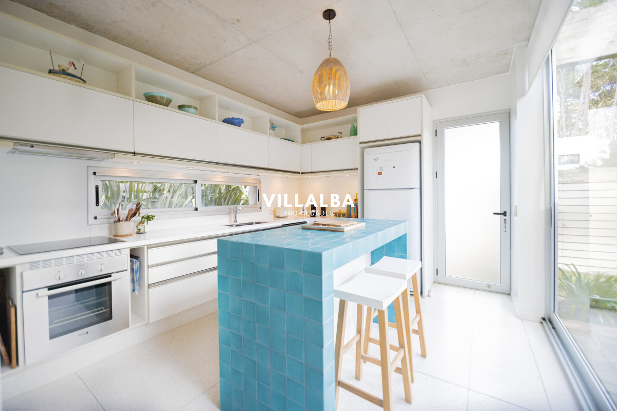 Casa ID.4201 - Casa en venta de 4 dormitorios, en Rincon del Indio 