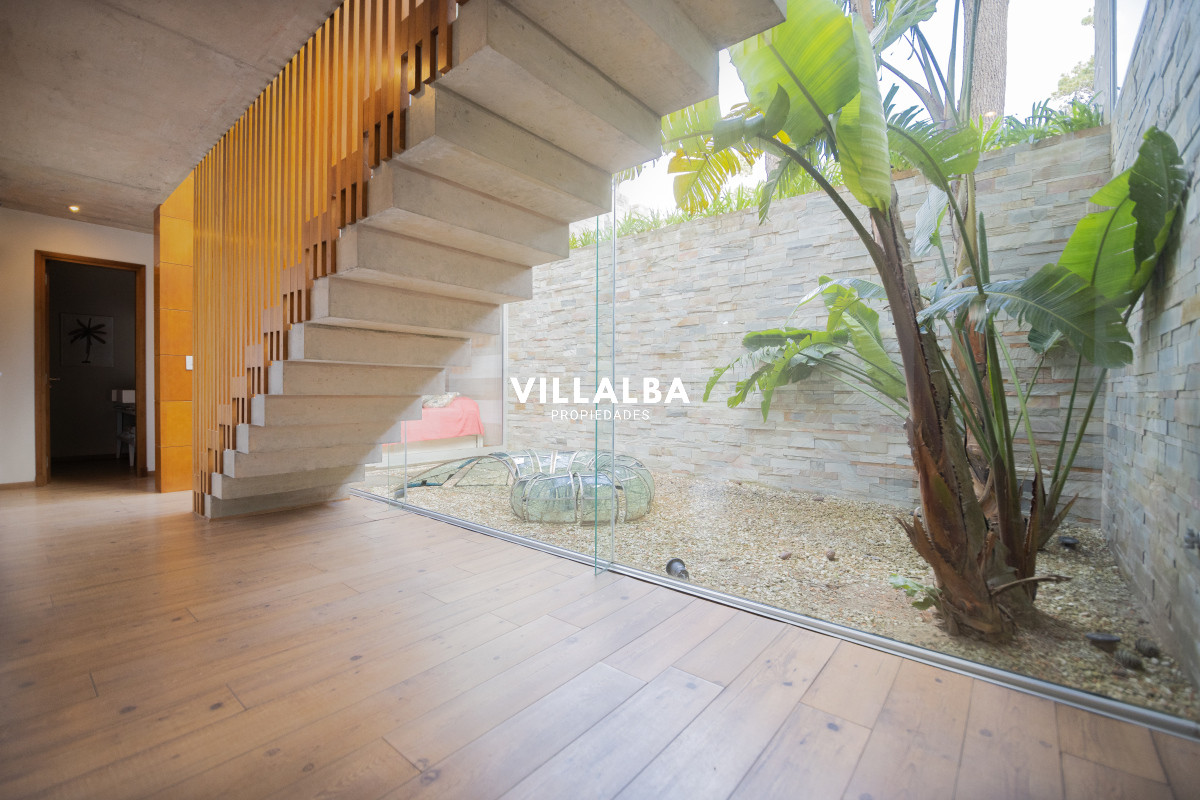 Casa ID.4201 - Casa en venta de 4 dormitorios, en Rincon del Indio 