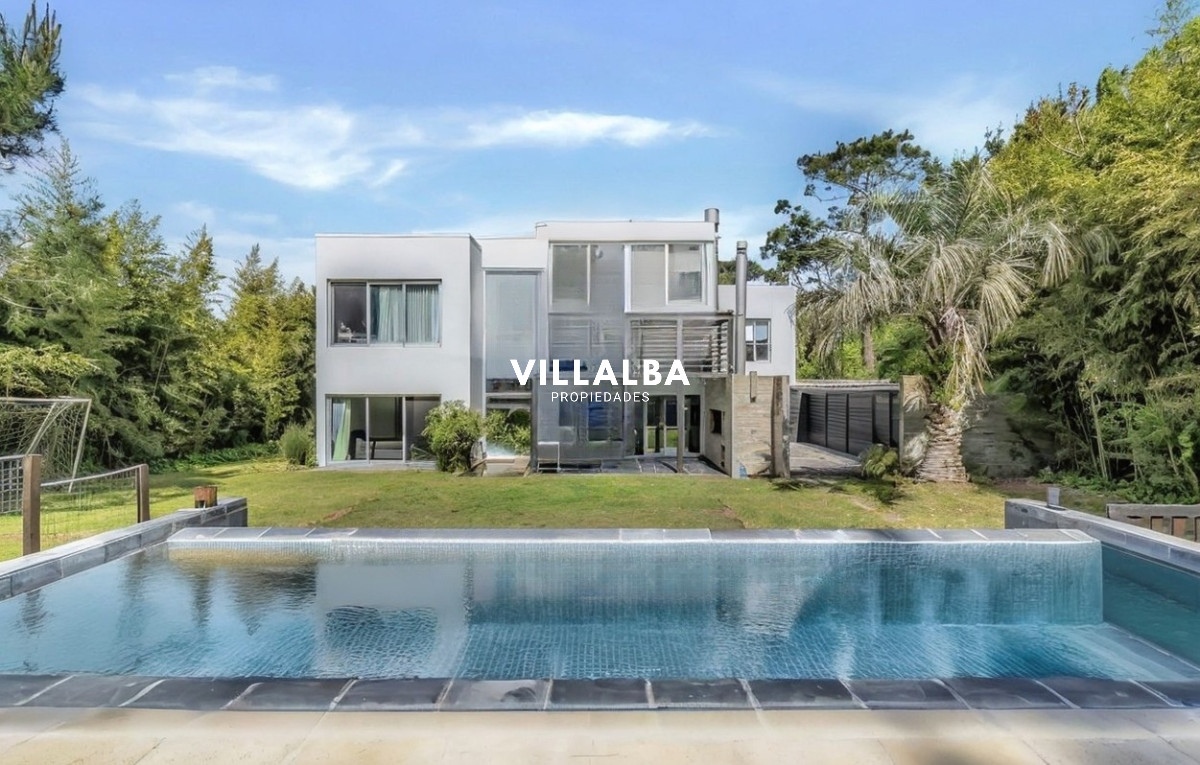 Casa ID.4196 - Espectacular casa en San Rafael Punta Del Este 4 dormitorios venta