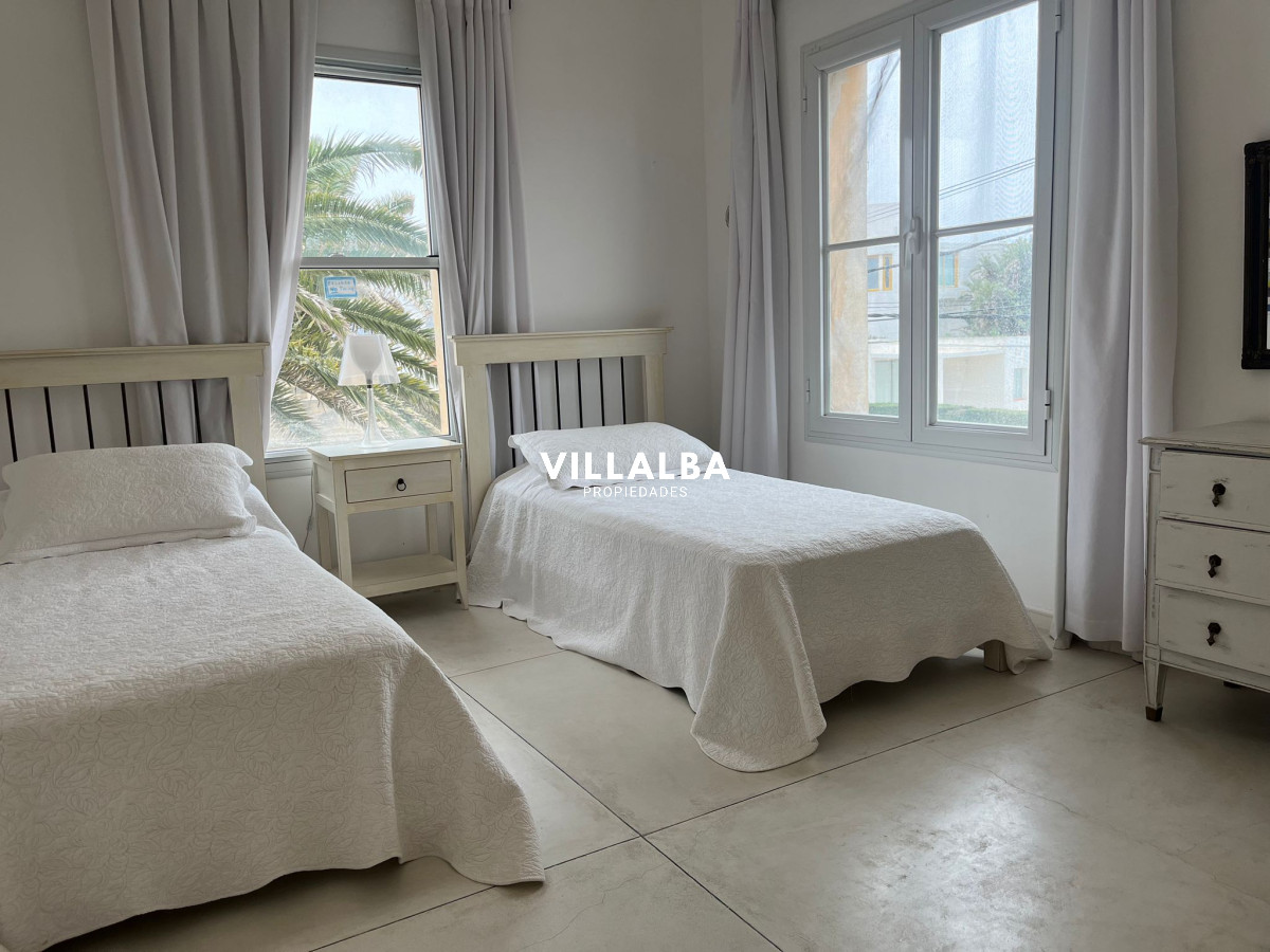 Apartamento ID.4191 - Casa en venta de 4 dormitorios, en la Península