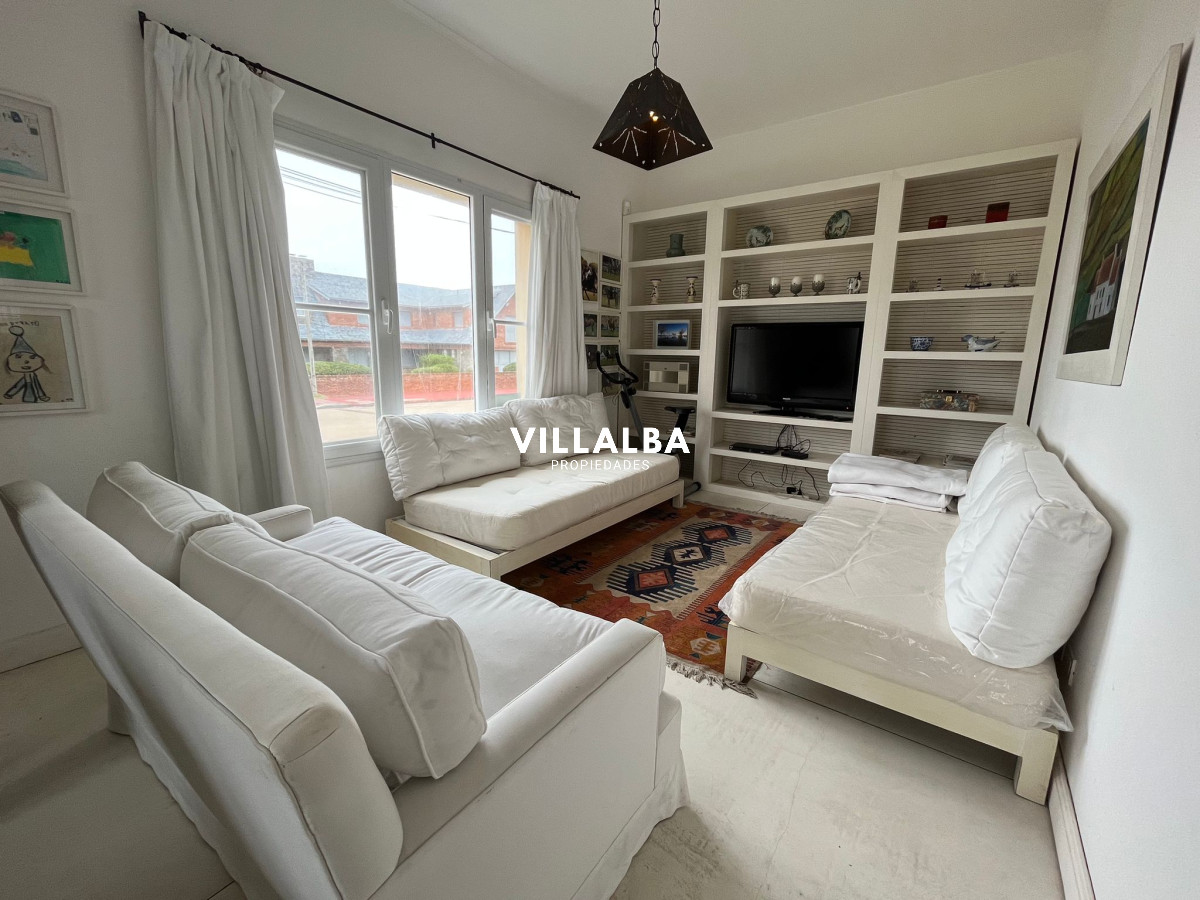 Apartamento ID.4191 - Casa en venta de 4 dormitorios, en la Península