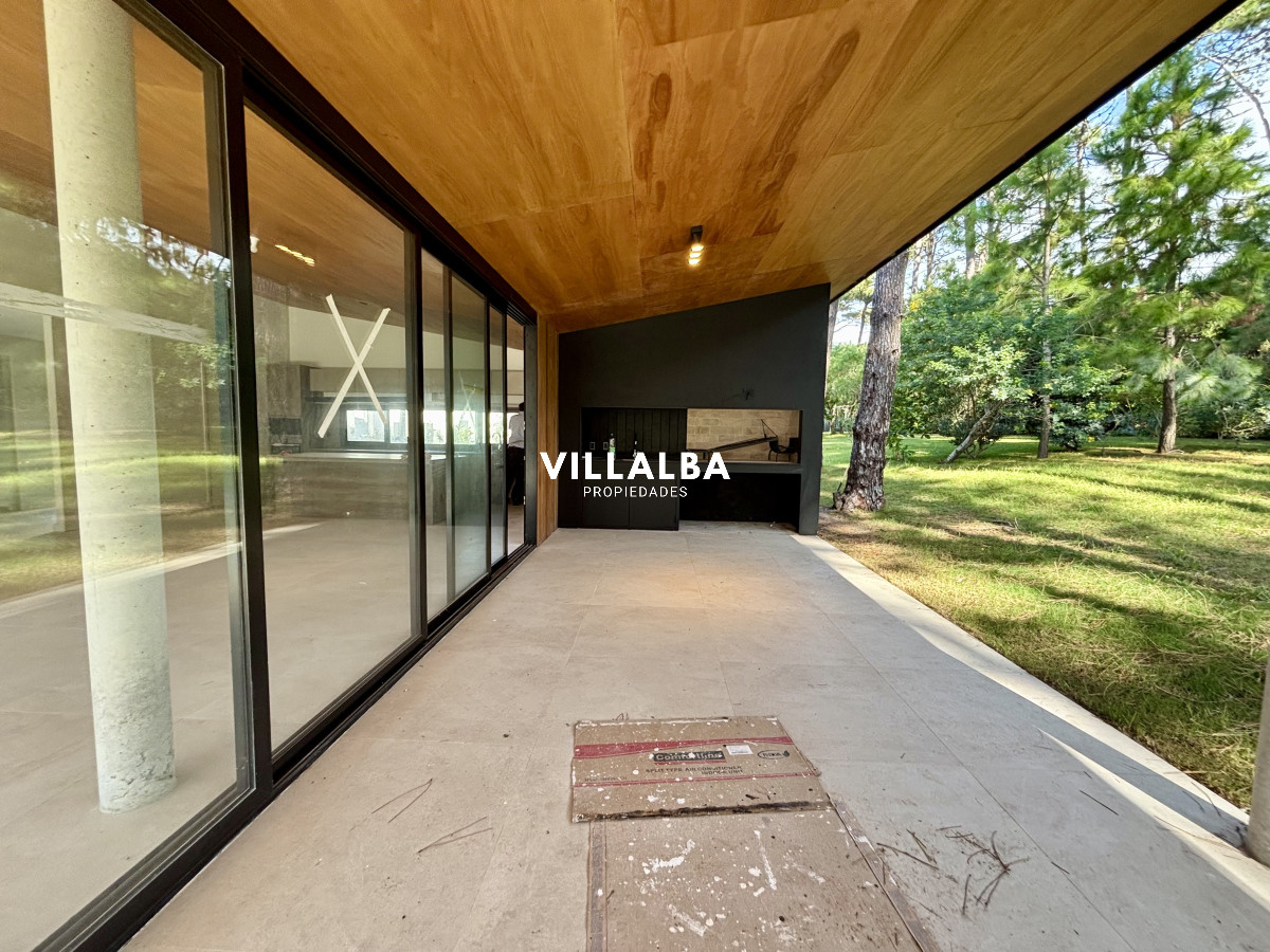 Apartamento ID.4202 - Casa en venta de 4 dormitorios, en Rincon del Indio 