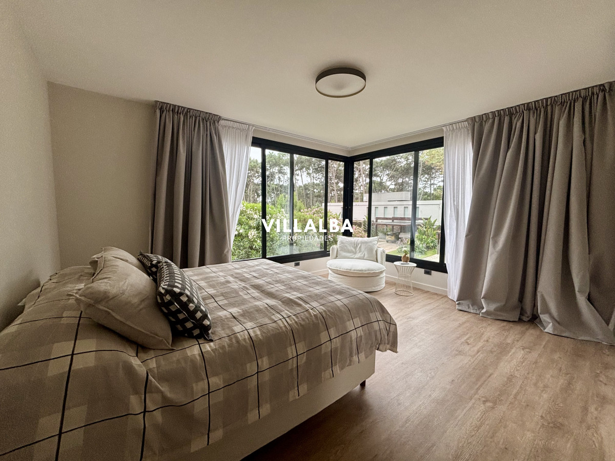 Apartamento ID.4202 - Casa en venta de 4 dormitorios, en Rincon del Indio 