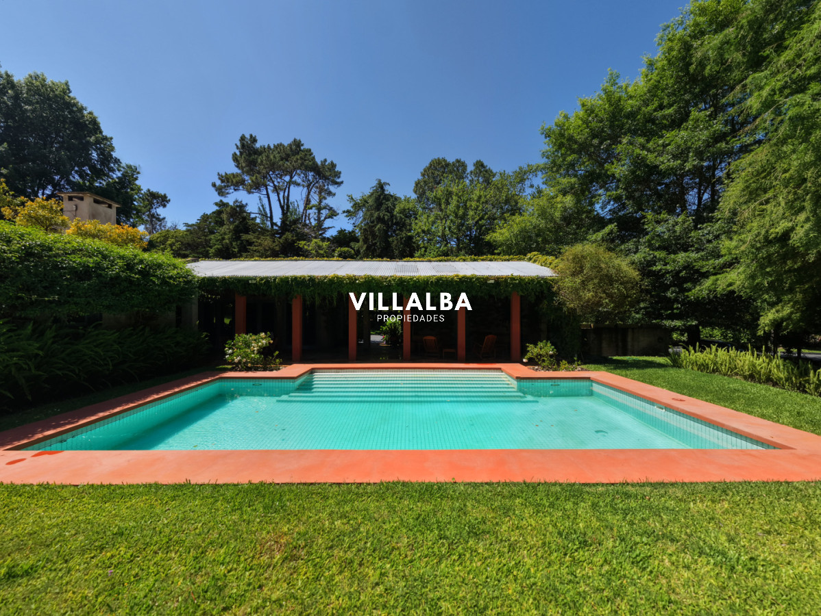 Casa ID.4195 - Casa en venta de 5 dormitorios en el Golf