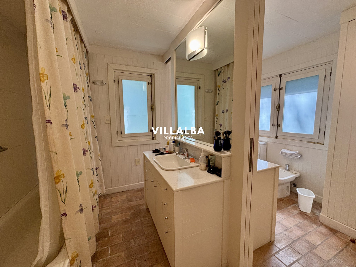 Casa ID.4195 - Casa en venta de 5 dormitorios en el Golf