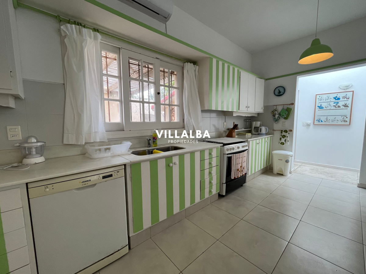 Apartamento ID.4191 - Casa en venta de 4 dormitorios, en la Península