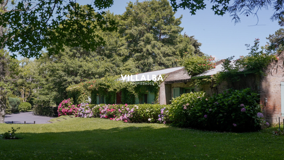 Casa ID.4195 - Casa en venta de 5 dormitorios en el Golf