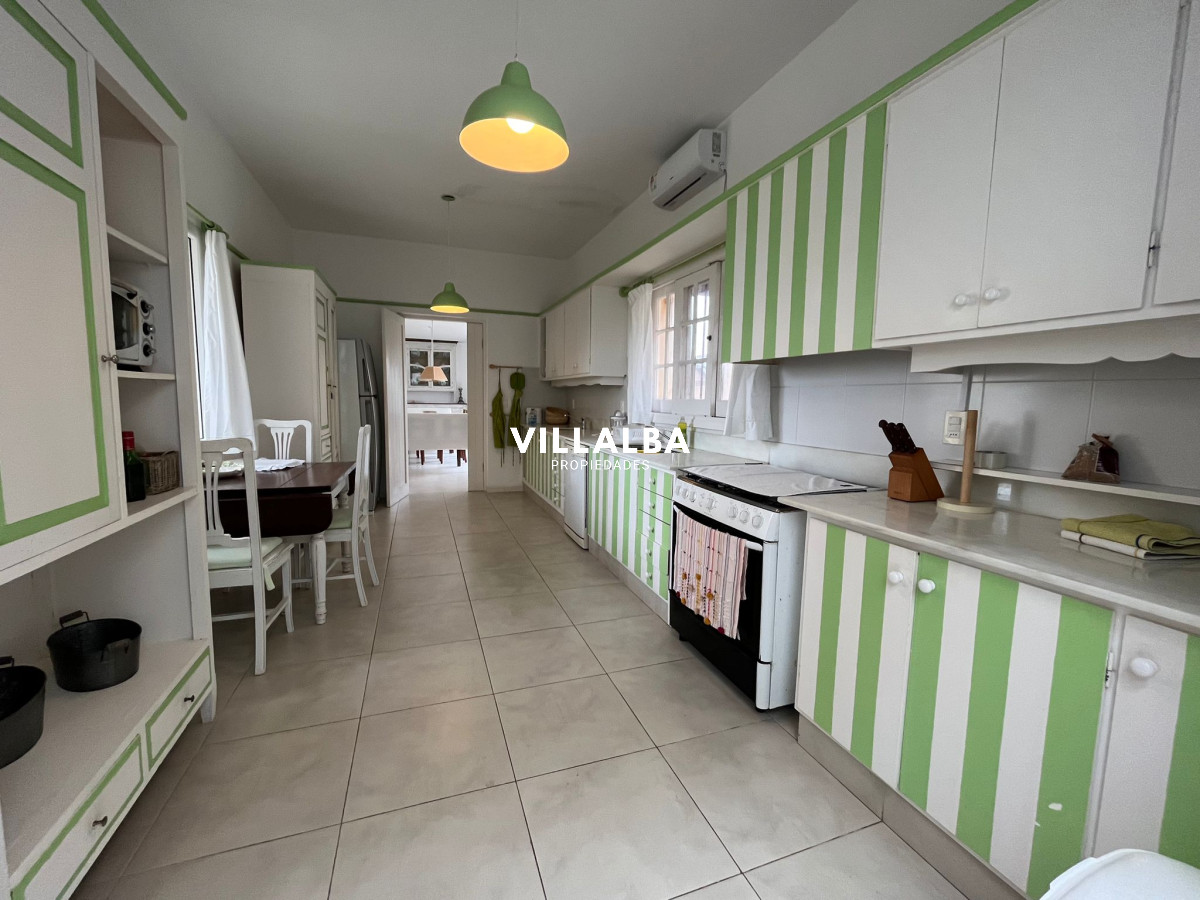 Apartamento ID.4191 - Casa en venta de 4 dormitorios, en la Península