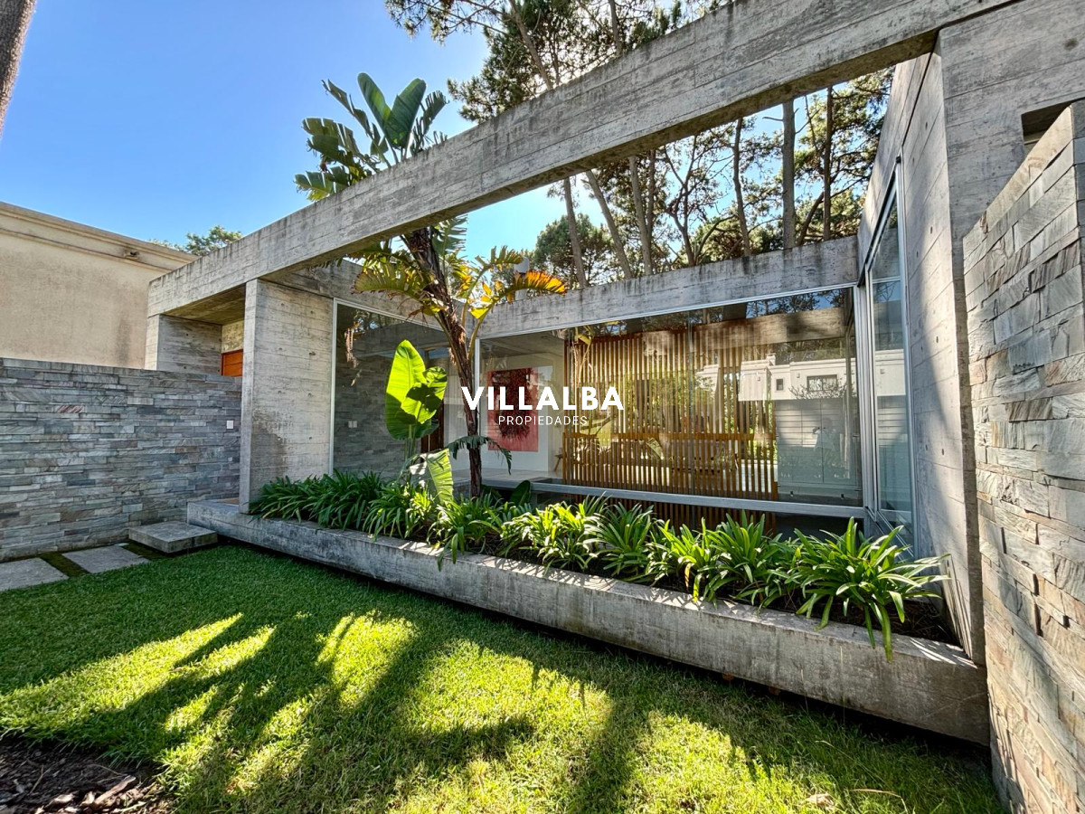 Casa ID.4201 - Casa en venta de 4 dormitorios, en Rincon del Indio 